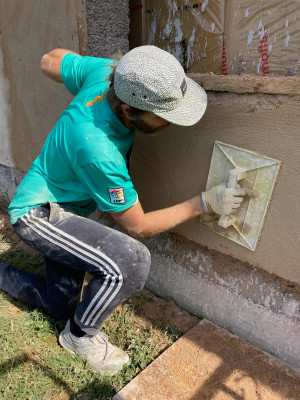 Lissage de la deuxieme couche avec une taloche