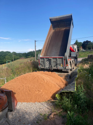 Livraison de 7 tonnes de sable