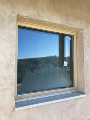 Montage des tablettes de fenêtres exterieures garantissant l'étanchéité à la pluie