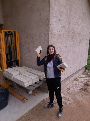 Réception de plus de 2 tonnes de briques