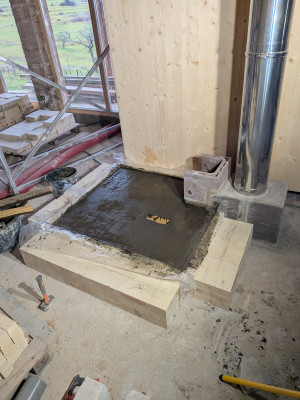 Fabrication d'un socle à base de béton célulaire et de mortier refractaire